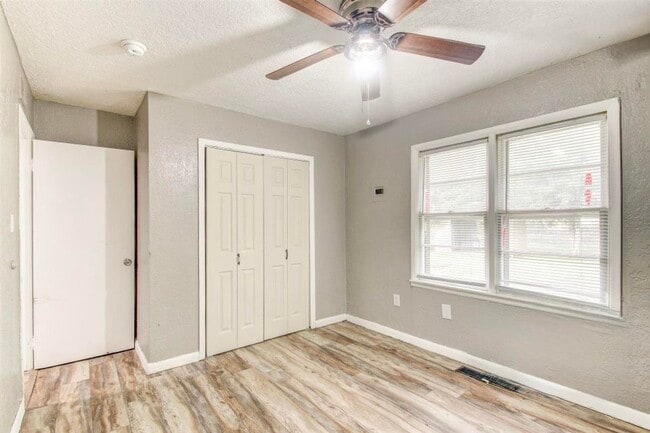 Building Photo - 1911 NW Smith Ave