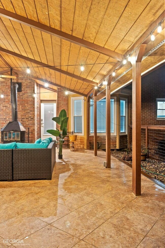 Building Photo - 661 Luther Ct