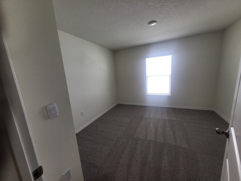 Building Photo - 38336 Sonnet Landing Ave