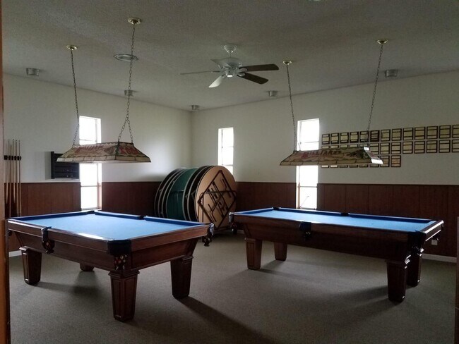 Building Photo - 700 Village Green Ct