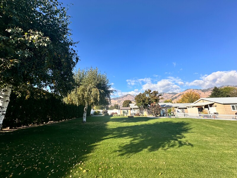 Building Photo - 5634 Locust Ln