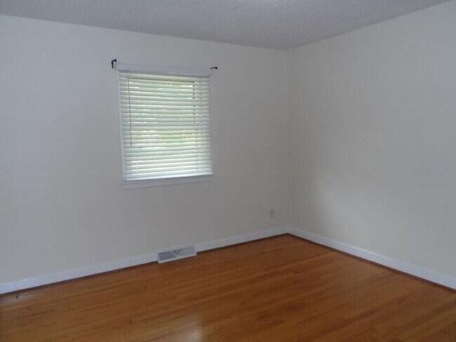 Building Photo - 4705 Stafford Dr