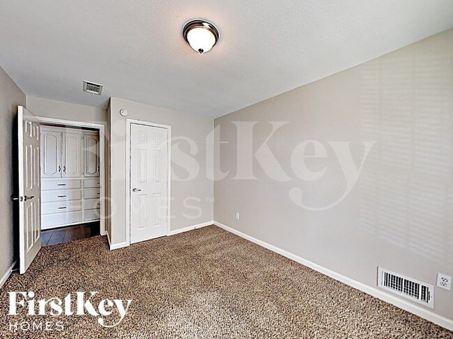 Building Photo - 3413 Valley View Ln