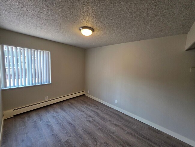 Building Photo - 233-233 E Arvada St