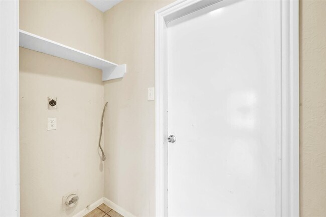 Building Photo - 2955 High Plains Dr
