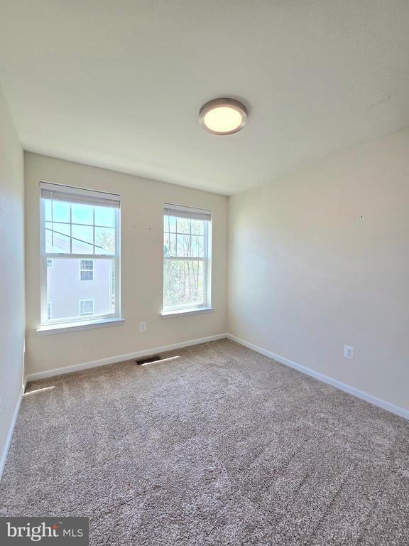 Building Photo - 1113 Red Hawk Way