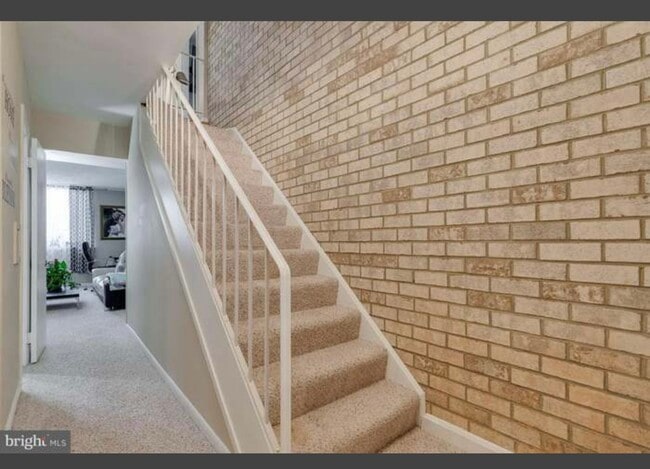 Building Photo - 4933 Casimir St