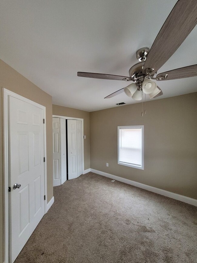 Building Photo - Franklin Co Royston – Two Bedroom and Two Bathroom Single Family Home - Country Living Convenient...