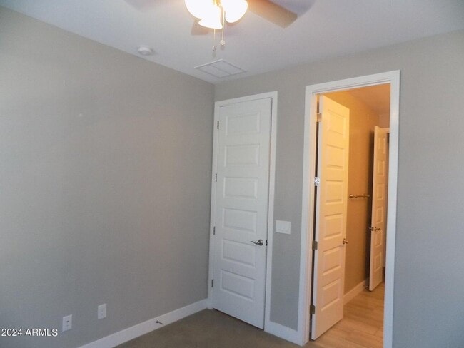 Building Photo - 4967 S Bridal Vail Dr