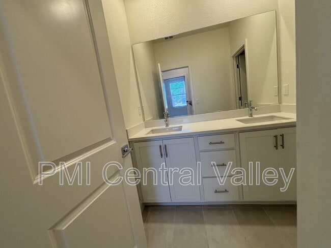 Building Photo - 3226 Tibidabo St