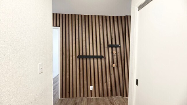 Building Photo - Beautifully Renovated 2-Bedroom, 2-Bathroom Condo 1-Parking