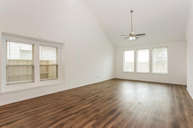 Building Photo - 10539 Dolce Ln