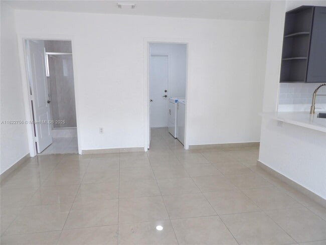 Building Photo - 5411 SW 158th Ct