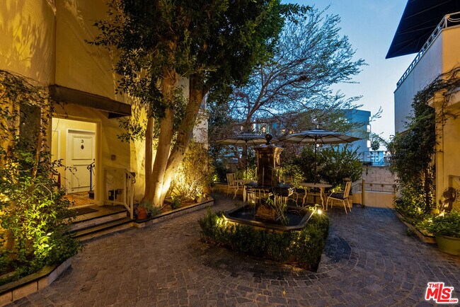 Building Photo - 1326 Londonderry View Dr