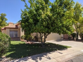 Building Photo - 1321 N Jamaica Way