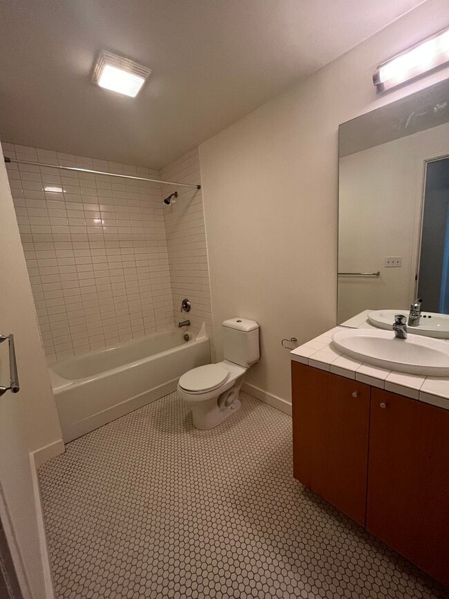 Building Photo - THE CIVIC IN GOOSE HOLLOW STUDIO BEDROOM CONDO!