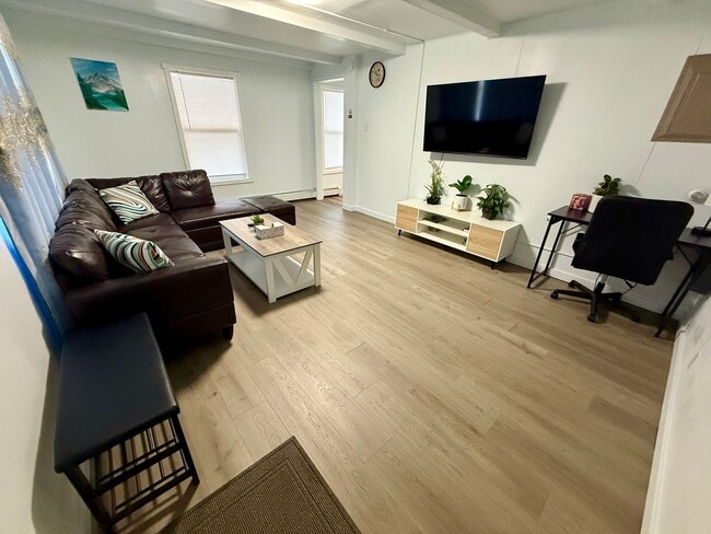 Building Photo - Eighth Ave - 760