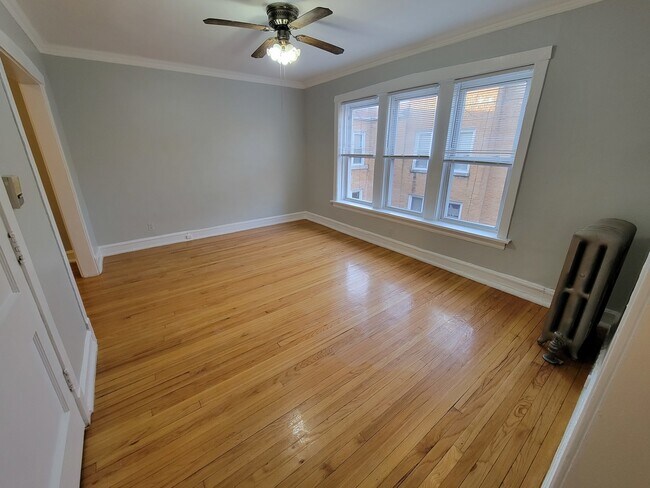 Building Photo - 4824 N Avers Ave