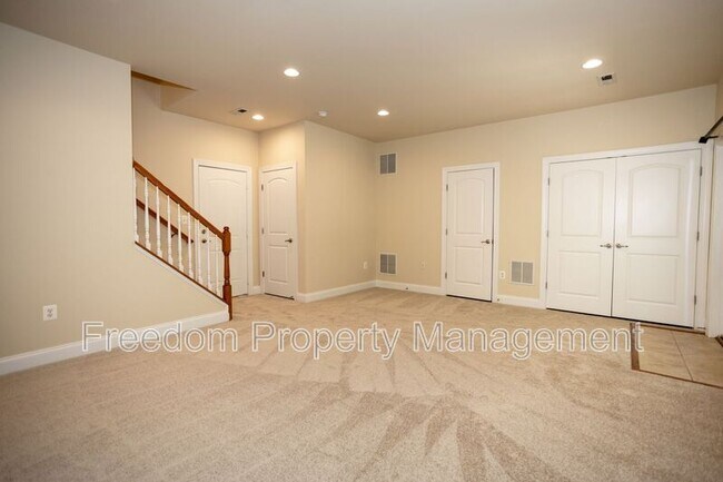 Building Photo - 16021 Pitner St