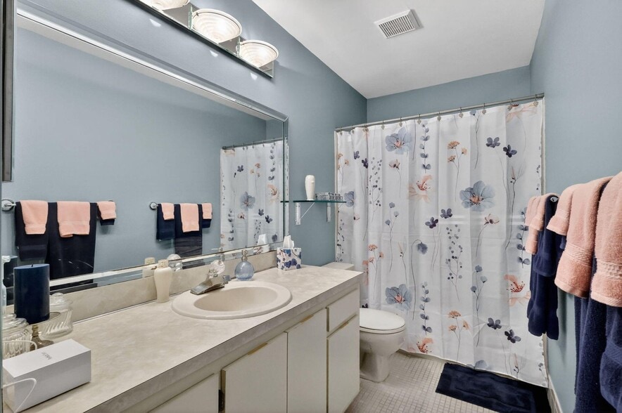 Building Photo - 6357 Overland Dr