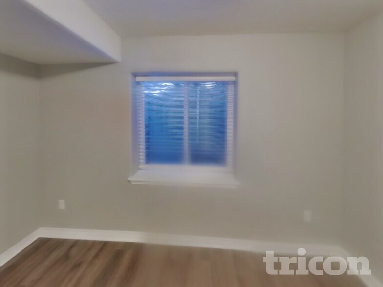 Building Photo - 10085 Thunderbolt Trail