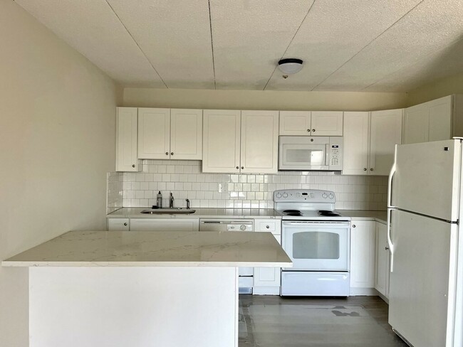 Building Photo - 308 Quarry St