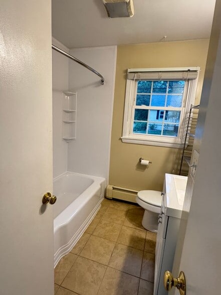 Building Photo - 81 Maurice St