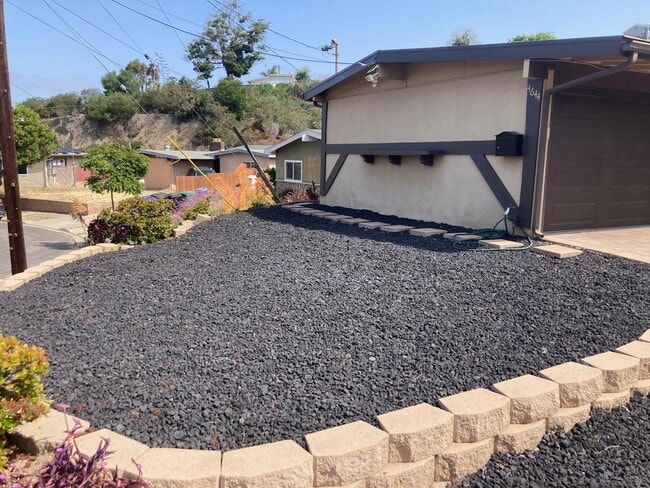 Building Photo - 4644 Chateau Pl