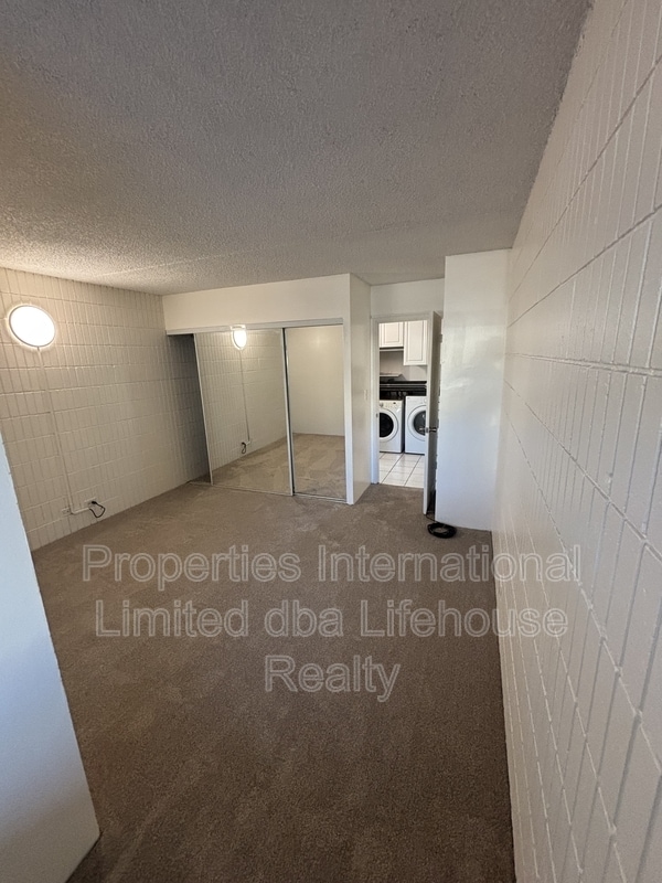 Building Photo - 1326 Keeaumoku Street - 304