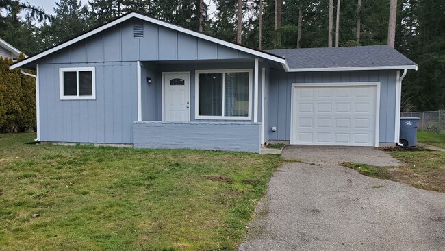 Building Photo - JUST REMODELED!! EVERYTHING BRAND NEW INSIDE THIS 3 BEDROOM, 1 BATH!!