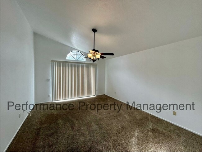 Building Photo - Stunning 4 Bed/3 Bath Home in The Oaks w/ Pool, Solar & $0 Deposit Option