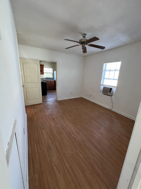 Building Photo - 424 Maple St