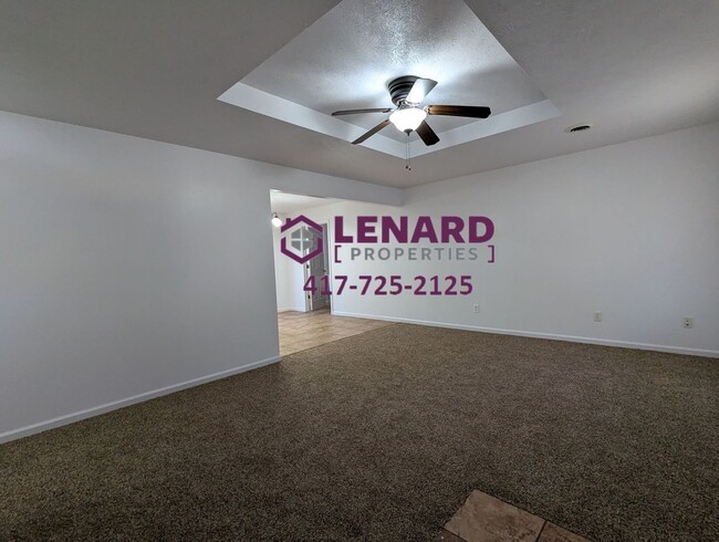 Building Photo - 3 Bedroom Home!