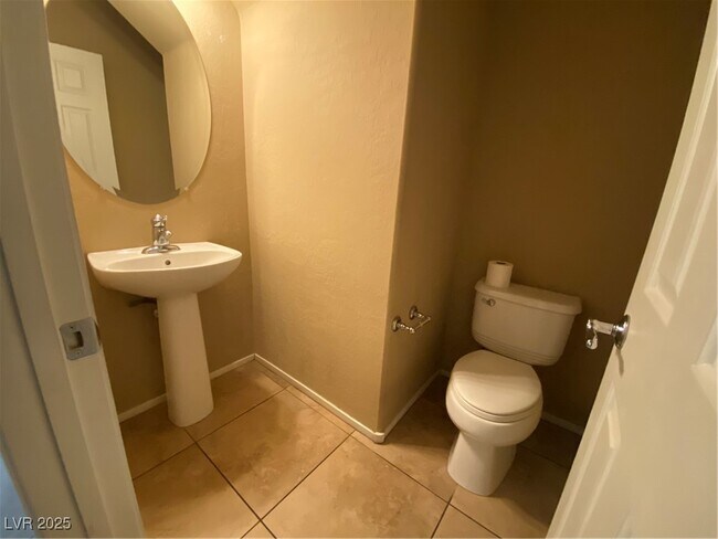 Building Photo - 2613 Le Pontet Terrace