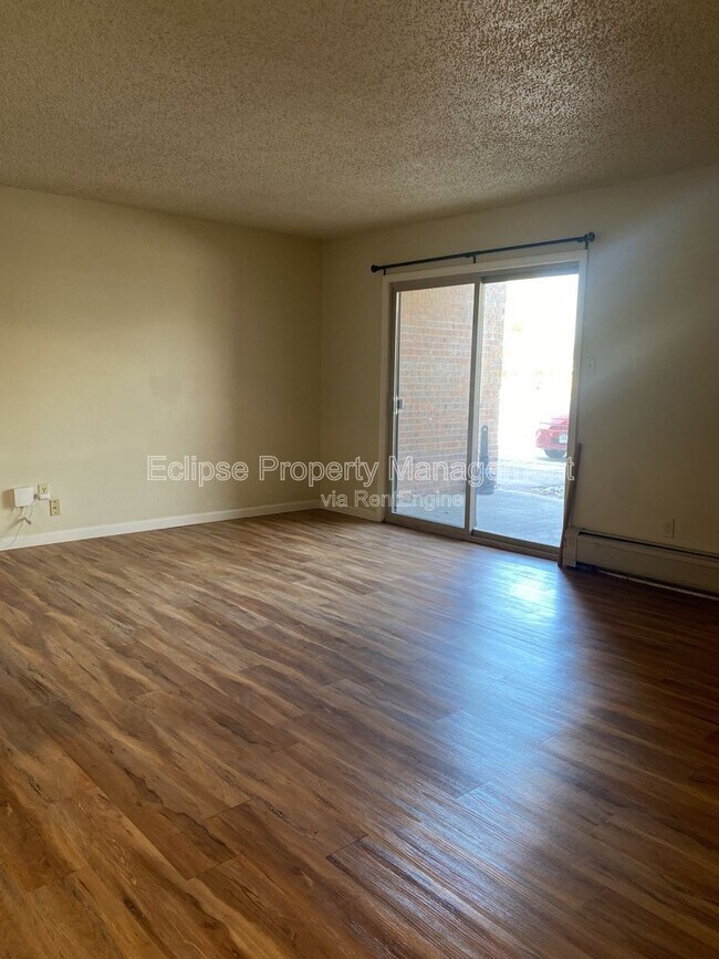 Building Photo - 512 Bell Ct