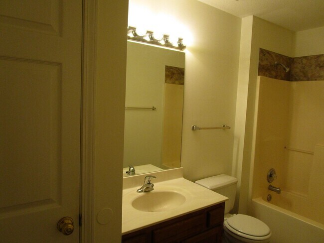 Building Photo - 5001-5003 Betty Jean Way