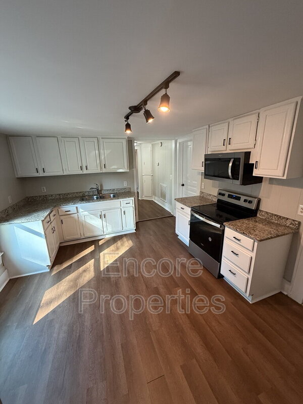 Building Photo - 2003 Burnett Ave