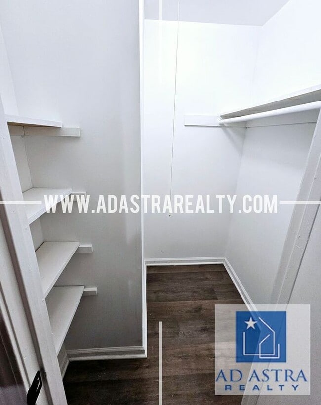 Building Photo - Updated 3 Bed 2 Bath Home in Kansas City-Coming SOON!!