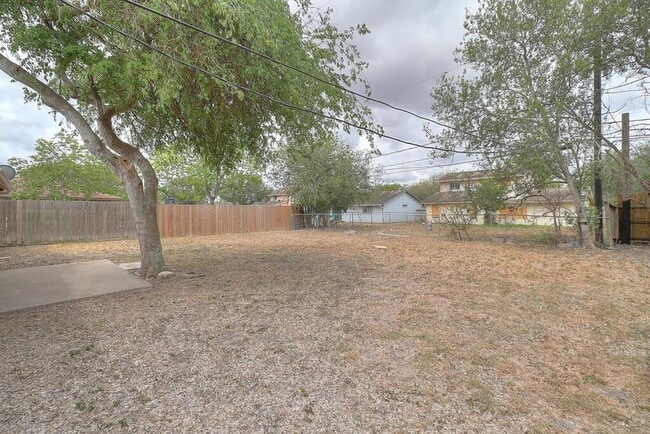 Building Photo - 5225 Bonham St