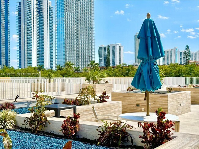 Building Photo - 230 174th St