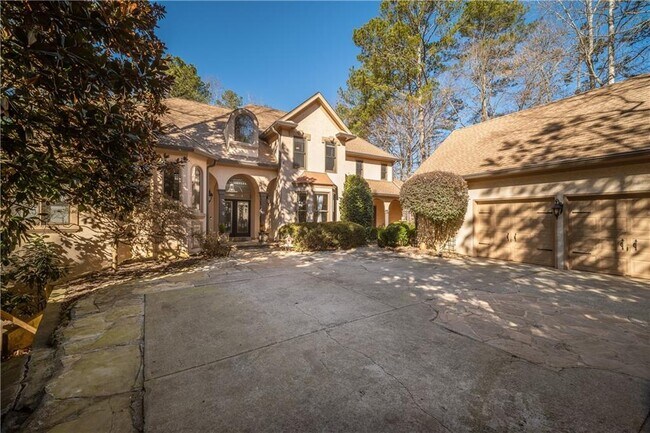 Building Photo - 5041 Towne Lake Hill N