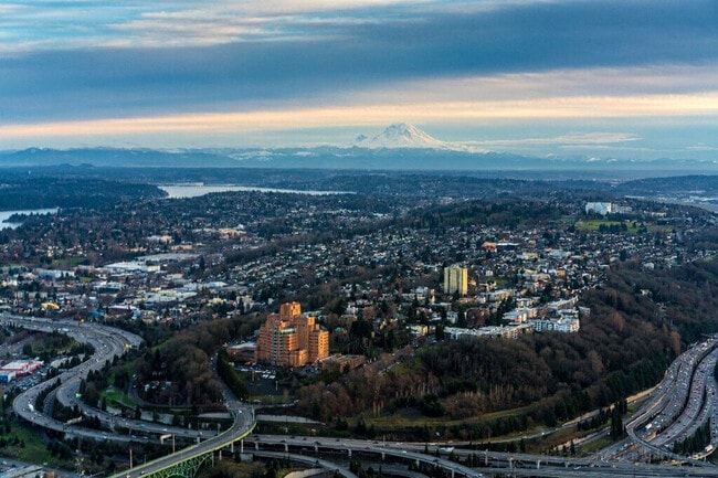 Building Photo - 1715 S McClellan St
