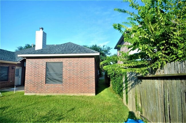 Building Photo - 146 Chandler Ct