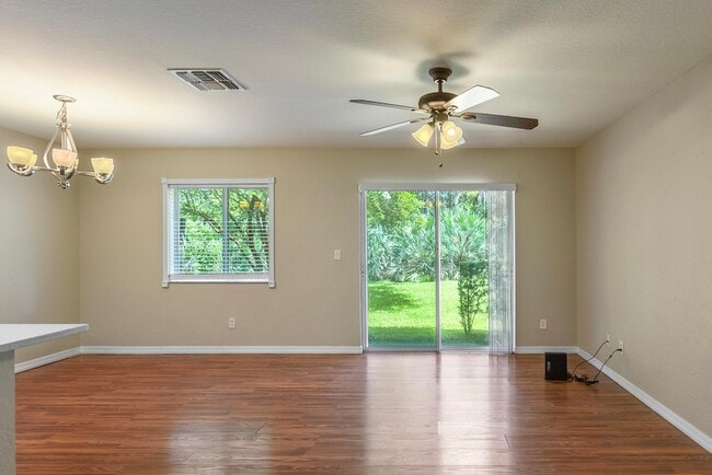 Building Photo - 2205 Marshfield Ct