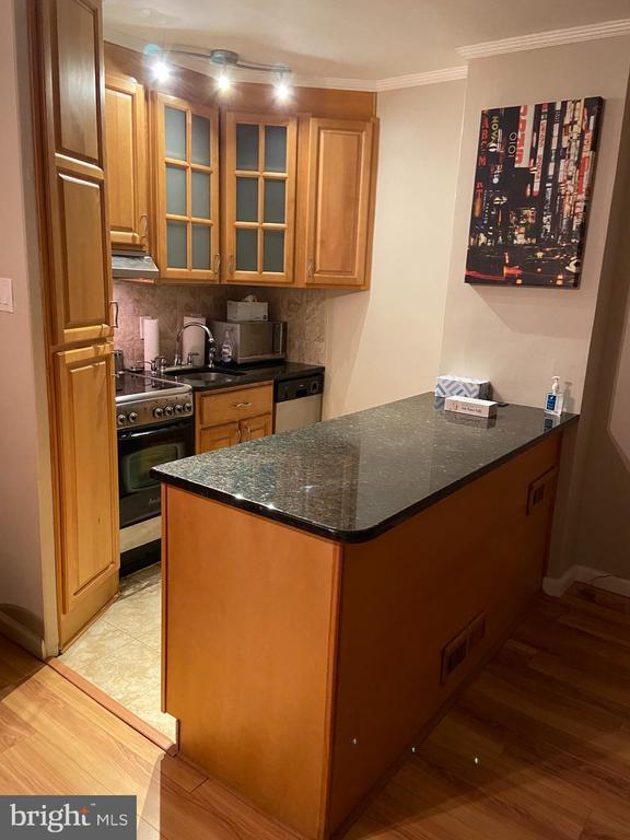 Building Photo - 2101 Chestnut St