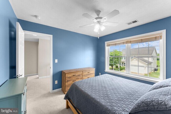 Building Photo - 10 Everglades Ln