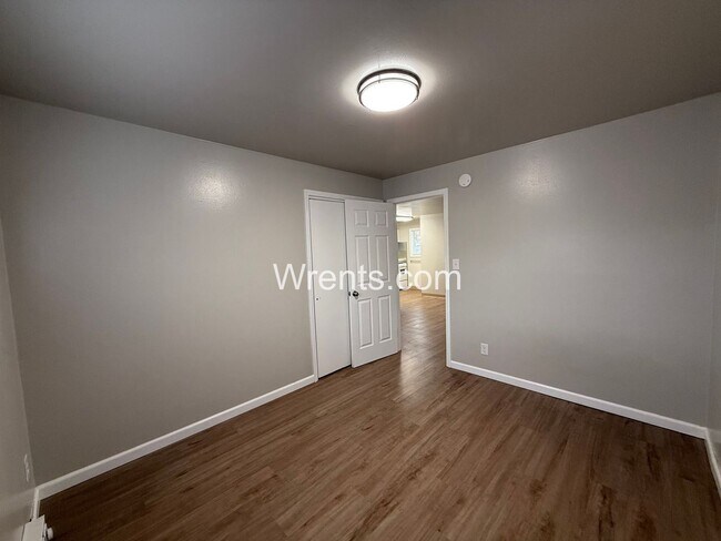 Building Photo - $500 off Move in Special - 2 Bed/1 Bath Cheney EWU