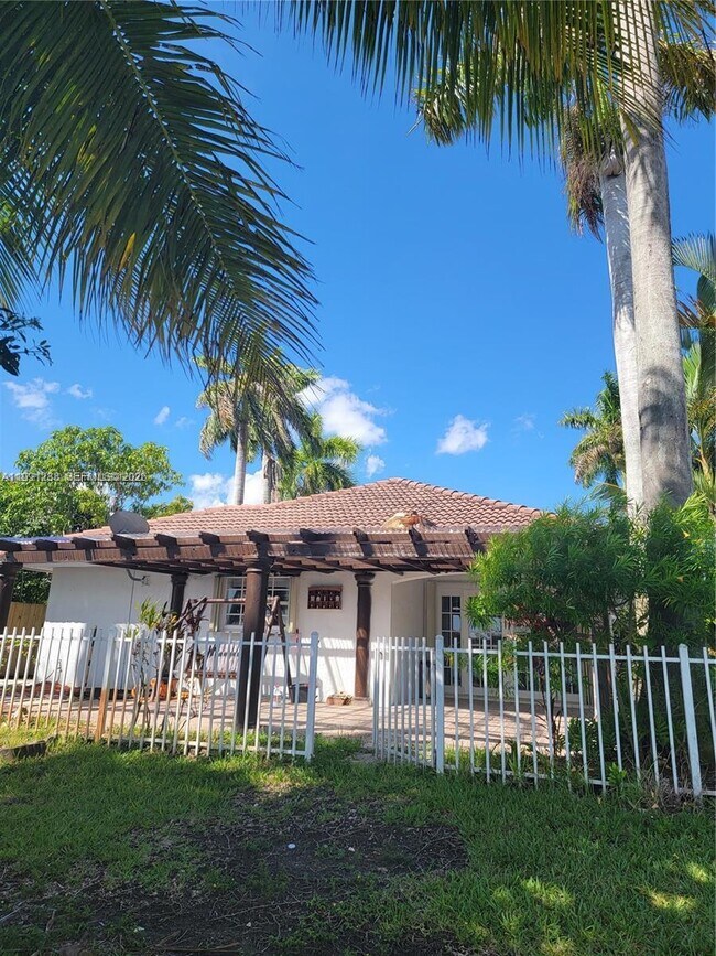 Building Photo - 3333 SW 156th Ct