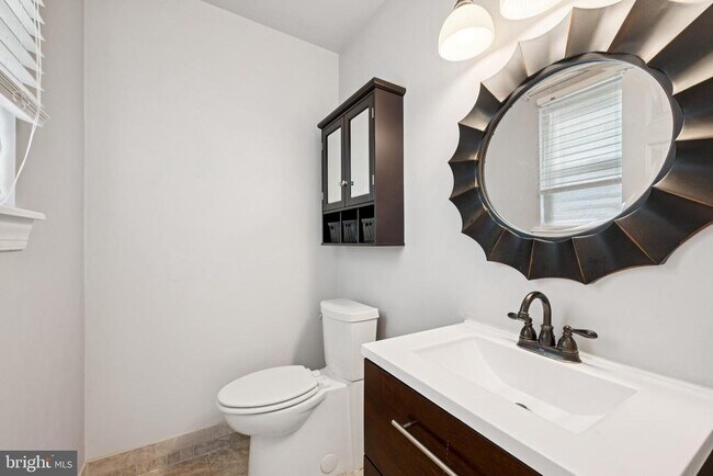 Building Photo - 5806 Red Haven Dr
