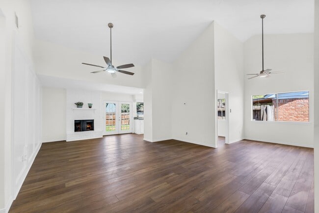 Building Photo - 8206 Willow Forest Dr